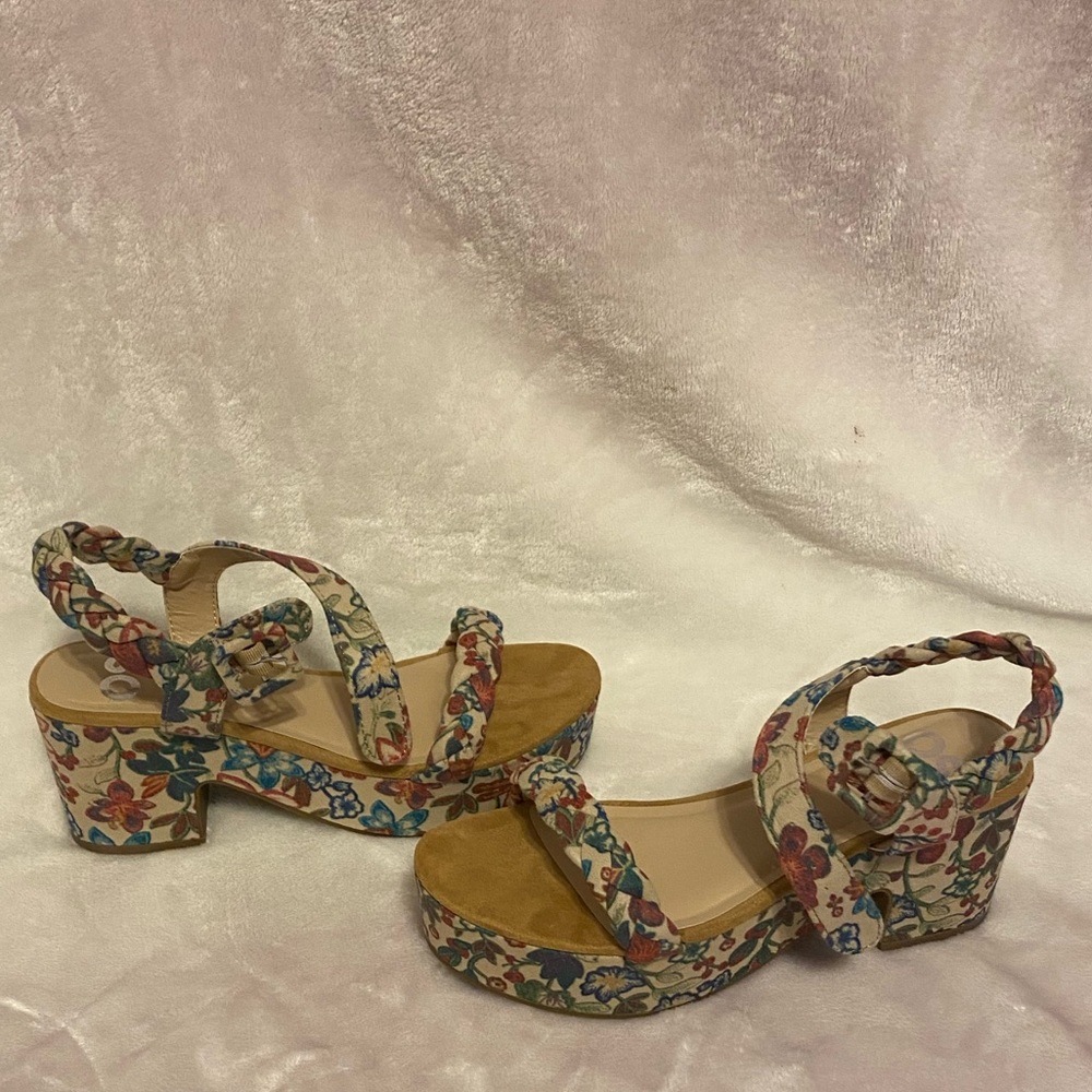 Platform Floral Sandals